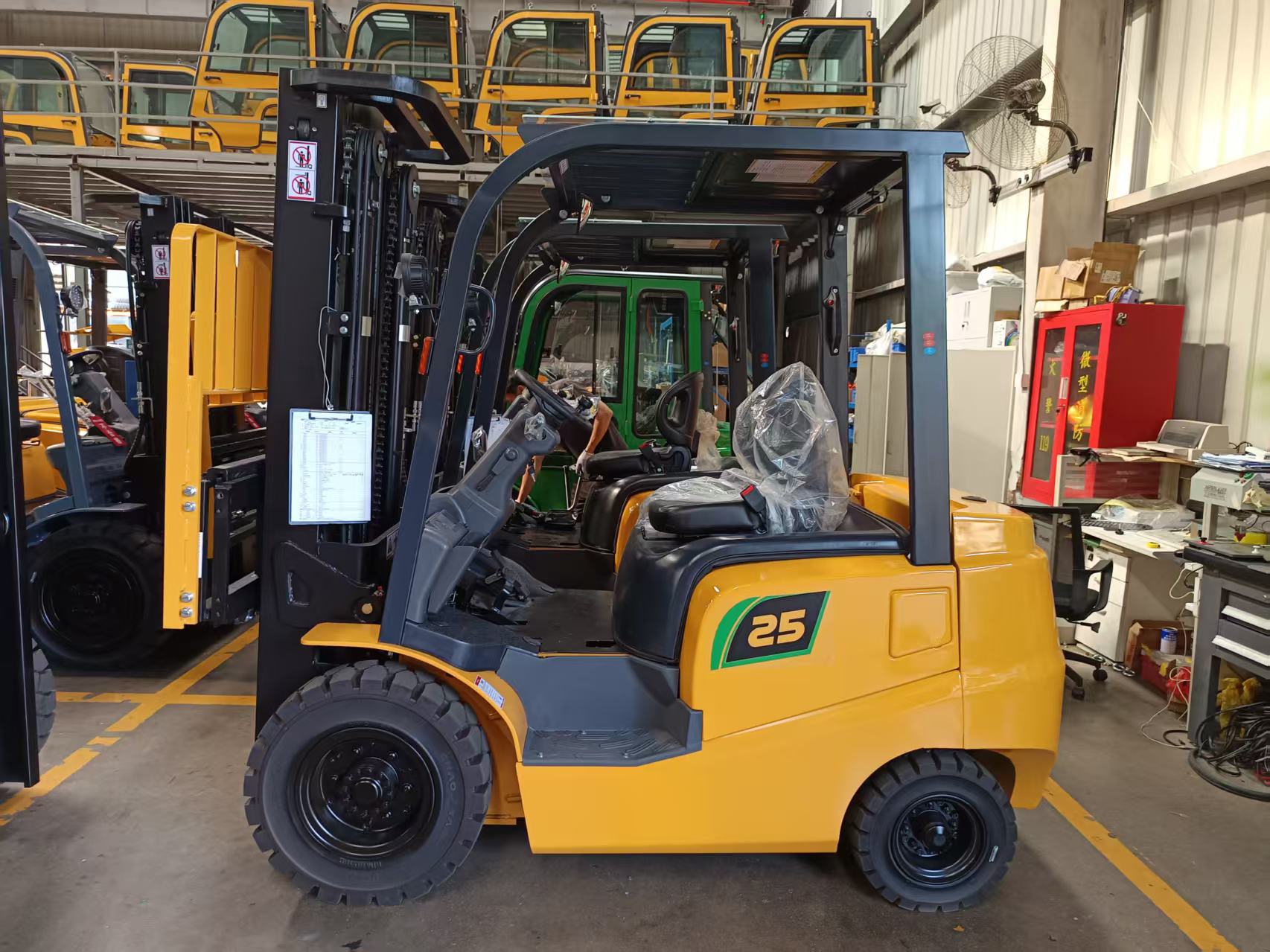 2.5t Lithium Battery Forklift